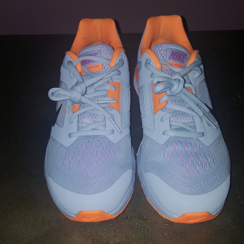 Womens US9 Nike Sneaker